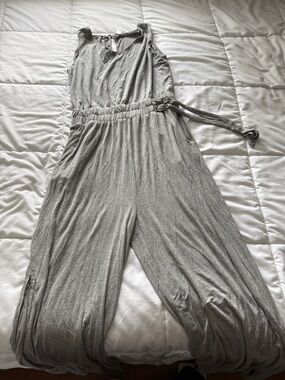 Sleeveless Grey Women's Jumpsuit with Waist Tie